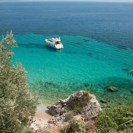 Golden Tiara * Agioi Deka (Corfu)