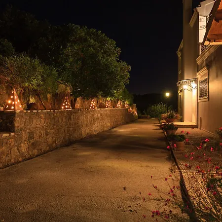 فيلة Golden Tiara *