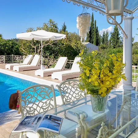 Golden Tiara فيلة Agioi Deka (Corfu)
