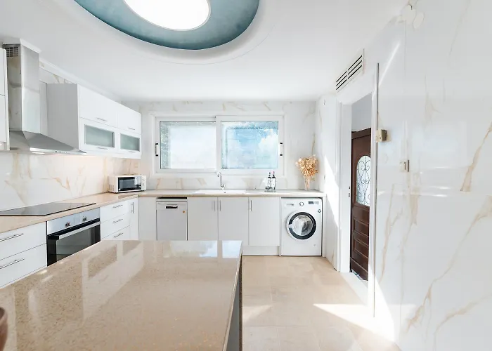 Golden Tiara Large Private Pool Ac Wifi Willa *