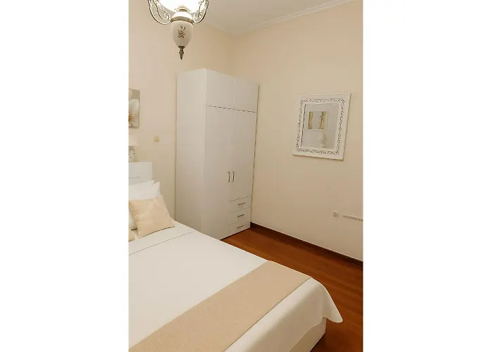 Golden Tiara Large Private Pool Ac Wifi Willa