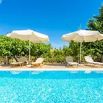 Golden Tiara Large Private Pool Ac Wifi Agioi Deka (Corfu)
