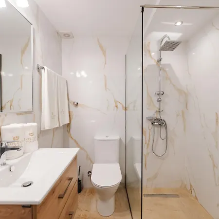 Golden Tiara Large Private Pool Ac Wifi Villa