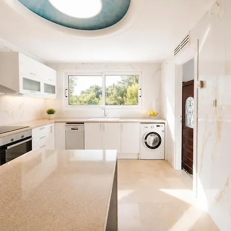 Golden Tiara Large Private Pool Ac Wifi Villa *