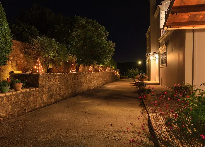 Willa Golden Tiara *