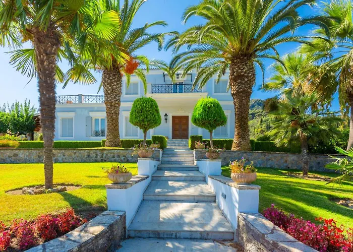 Golden Tiara Willa *