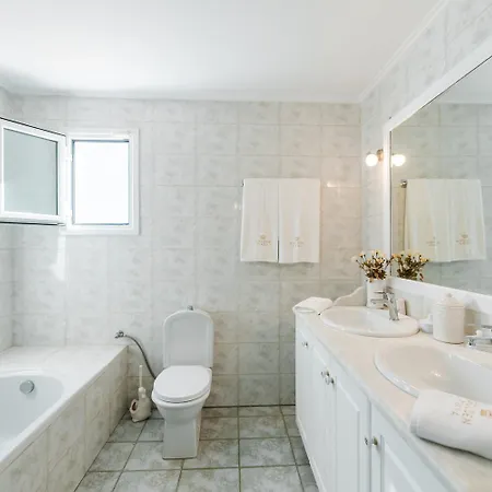 Golden Tiara * Agioi Deka (Corfu)