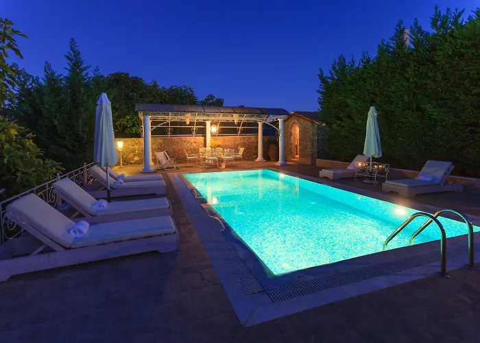 Golden Tiara Large Private Pool Ac Wifi 别墅